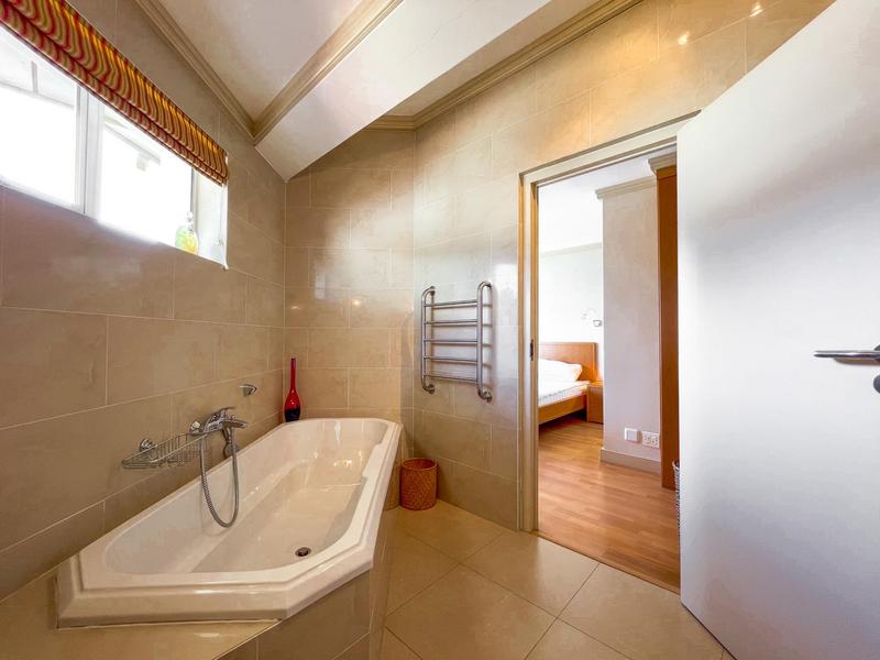 4 Bedroom Property for Sale in Hout Bay Western Cape